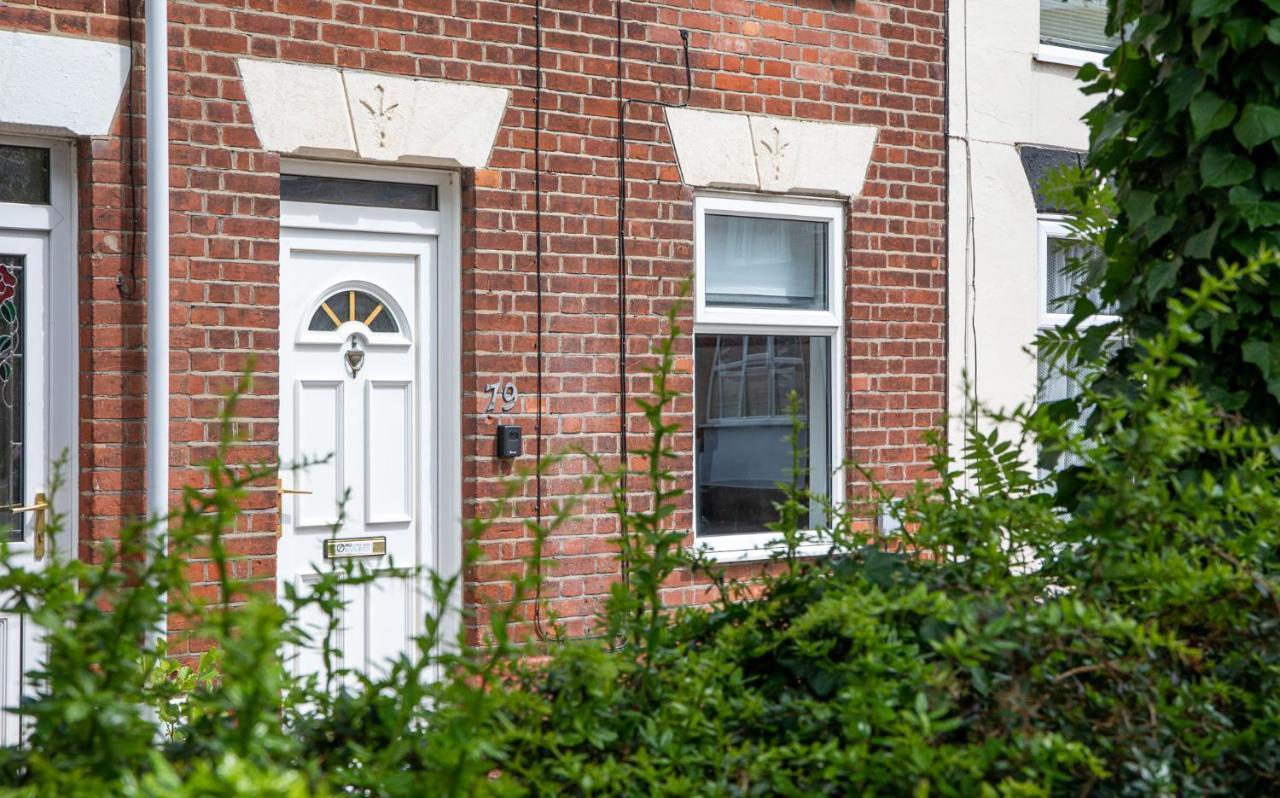 Bright 3 Bedroom Townhouse Near City Centre NWI Exteriör bild