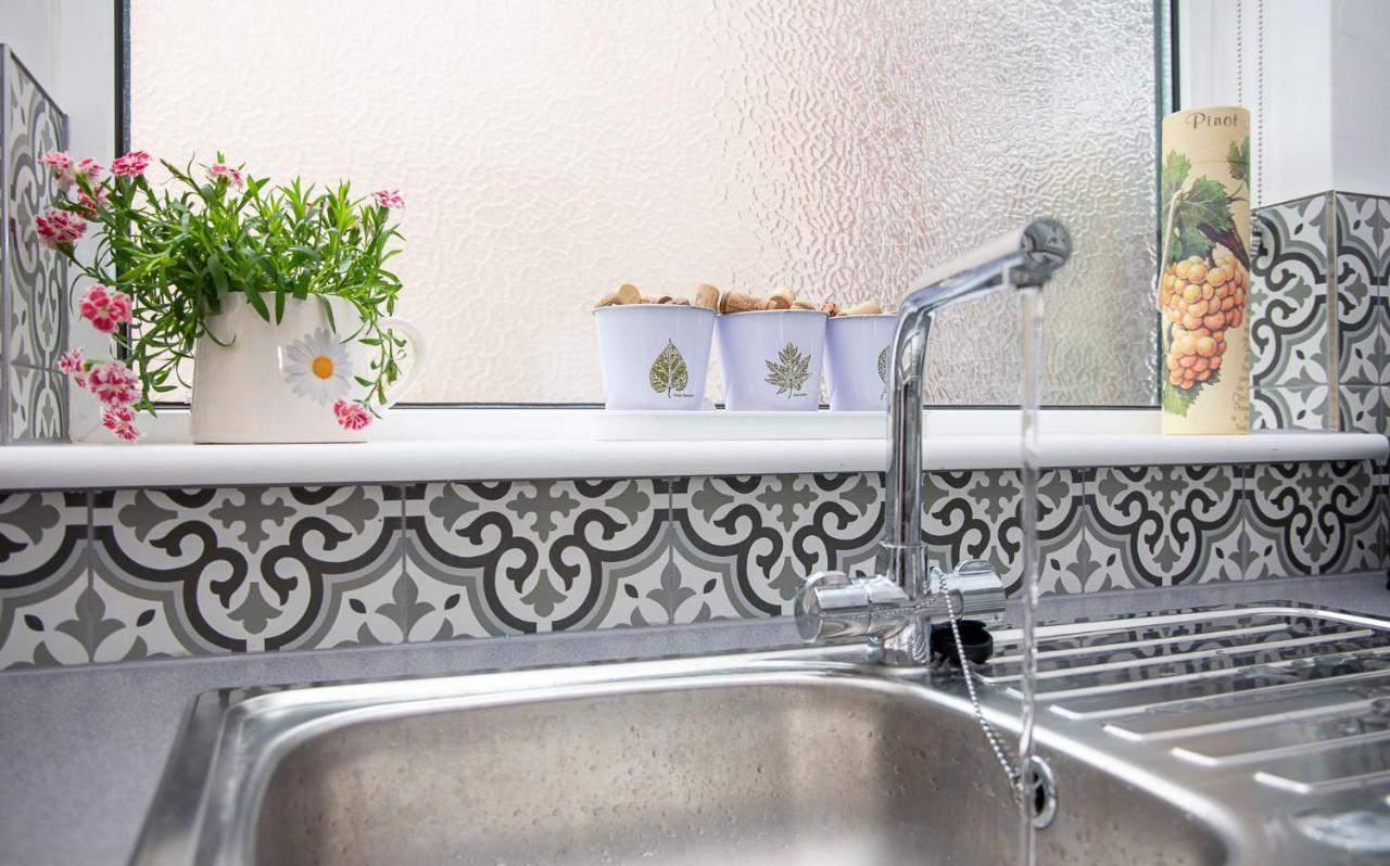 Bright 3 Bedroom Townhouse Near City Centre NWI Exteriör bild